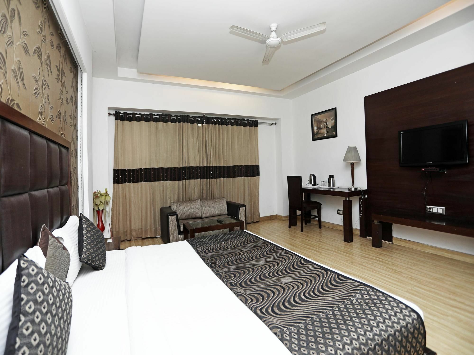 Hari'S Court Inns & Hotels Nuova Delhi Esterno foto